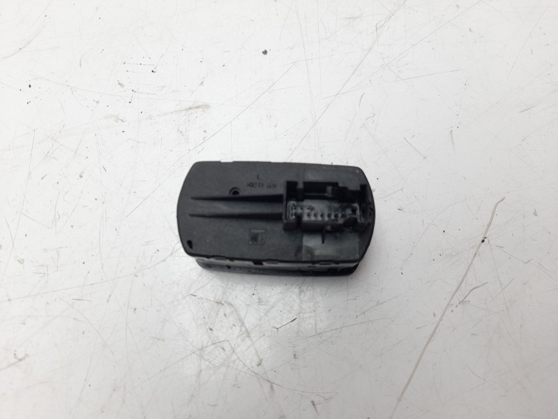 Recambio de mando elevalunas delantero izquierdo para opel corsa d selective referencia OEM IAM 13258521  