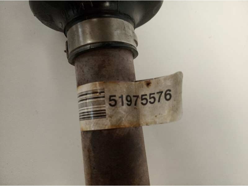 Recambio de transmision delantera izquierda para fiat fiorino básico referencia OEM IAM 0051975576 F1144 