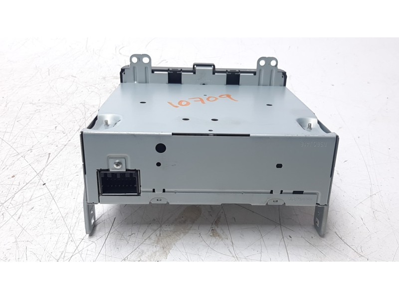 Recambio de sistema audio / radio cd para jeep cherokee 2.0 m-jet cat referencia OEM IAM P68225372AB  