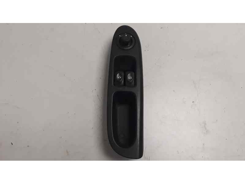 Recambio de mando elevalunas delantero izquierdo para renault clio ii fase i (b/cbo) 1.4 referencia OEM IAM   