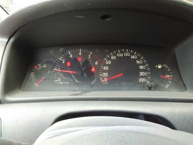 toyota corolla familiar (e12) del año 2004