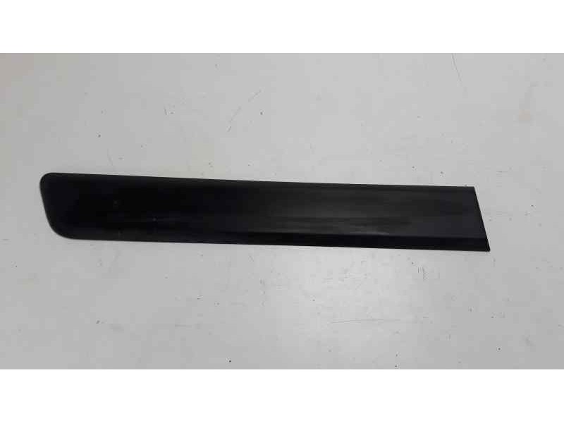 Recambio de moldura para fiat fiorino básico referencia OEM IAM 1308823070  