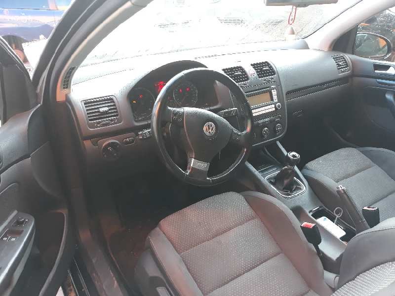 volkswagen golf v berlina (1k1) del año 2008