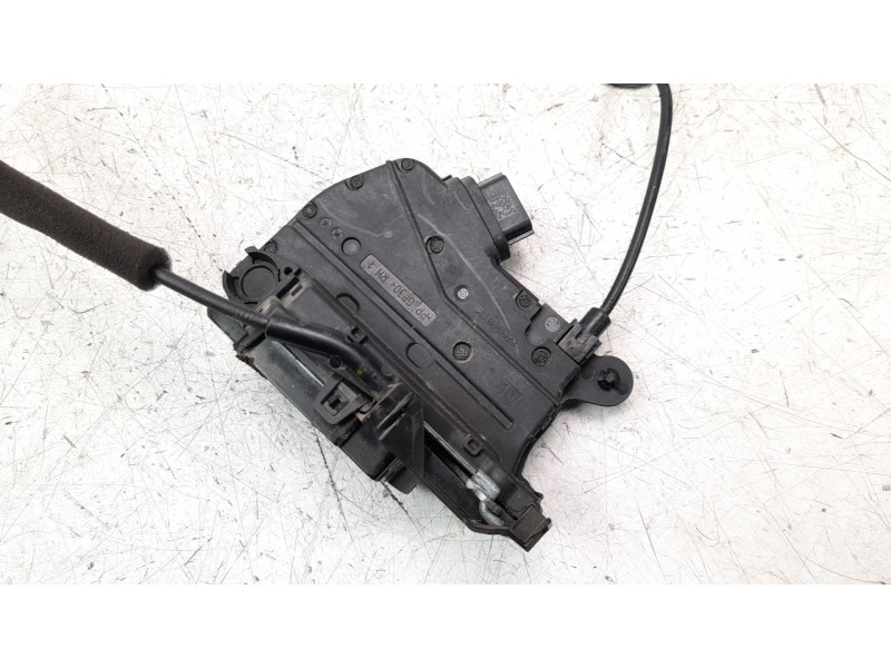 Recambio de cerradura puerta delantera derecha para renault captur zen referencia OEM IAM 805022764R  