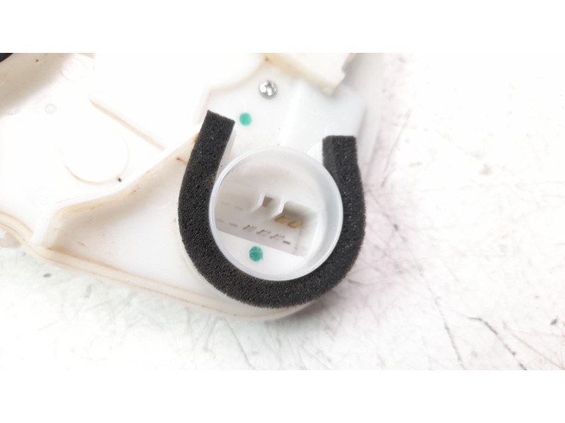 Recambio de cerradura puerta delantera derecha para mitsubishi l 200 (kl0/kj0) 2.2 di-d cat referencia OEM IAM 5715B242S  