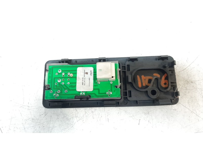 Recambio de luz interior para porsche cayenne (typ 9pa) turbo s referencia OEM IAM 7L5947292  