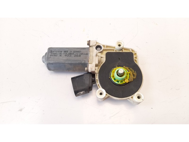 Recambio de motor elevalunas delantero derecho para bmw serie 5 berlina (e60) 530d referencia OEM IAM 6922268  