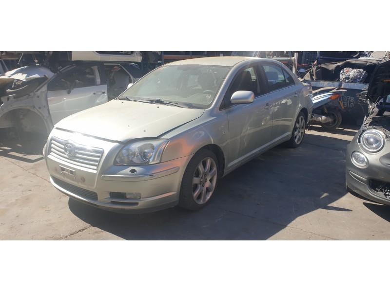toyota avensis berlina (t25) del año 2003