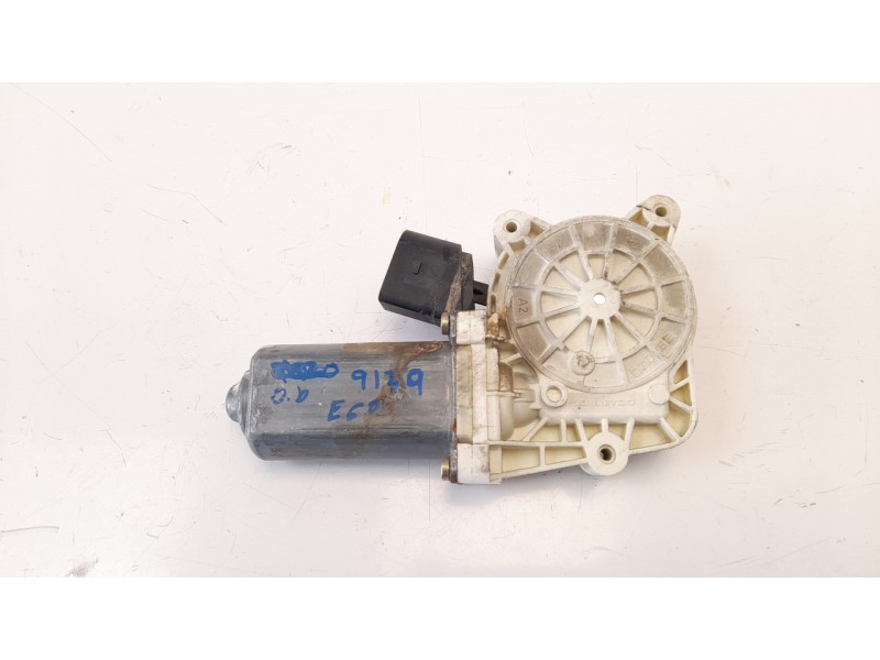 Recambio de motor elevalunas delantero derecho para bmw serie 5 berlina (e60) 530d referencia OEM IAM 6922268  