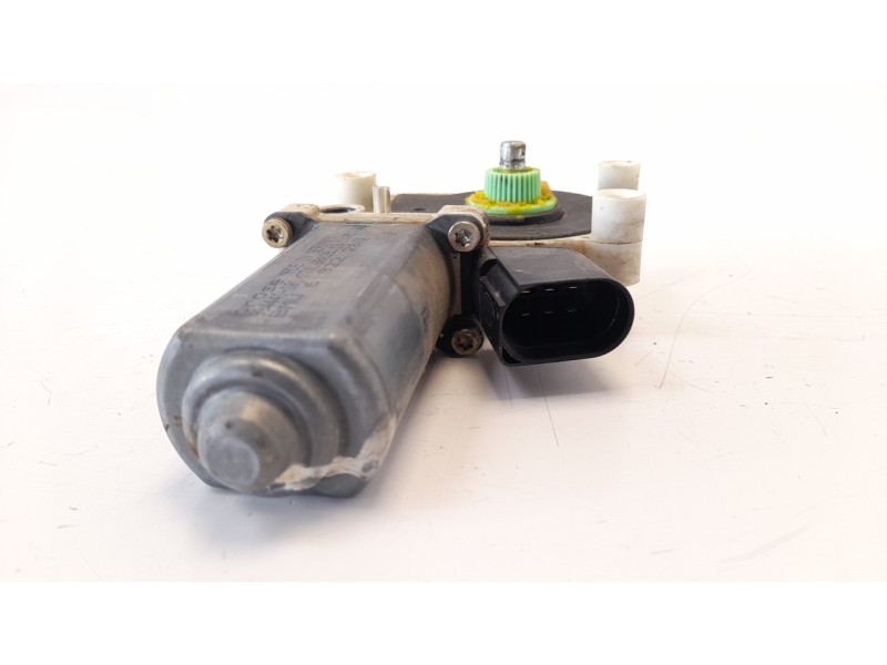 Recambio de motor elevalunas delantero derecho para bmw serie 5 berlina (e60) 530d referencia OEM IAM 6922268  