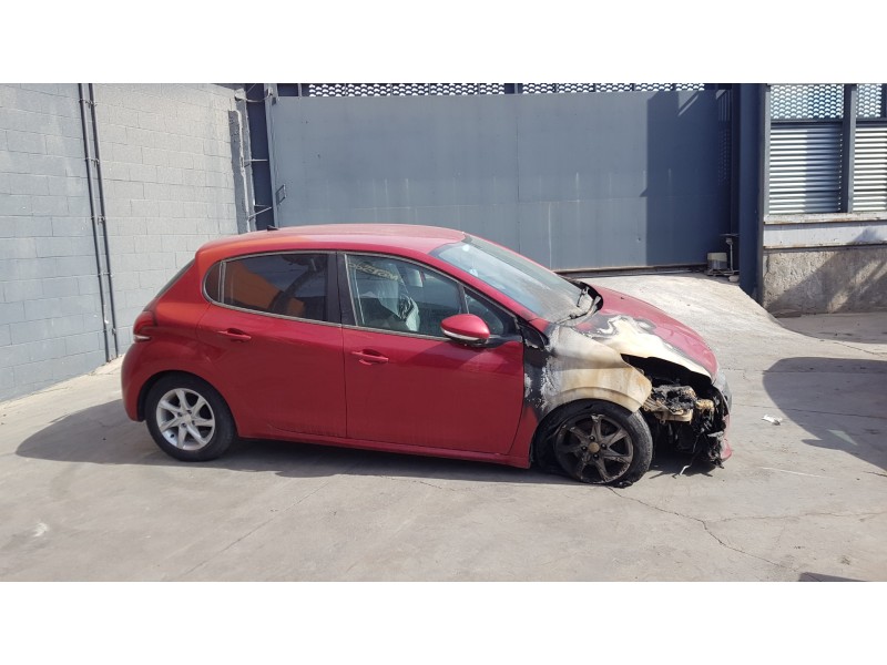 peugeot 208 del año 2012