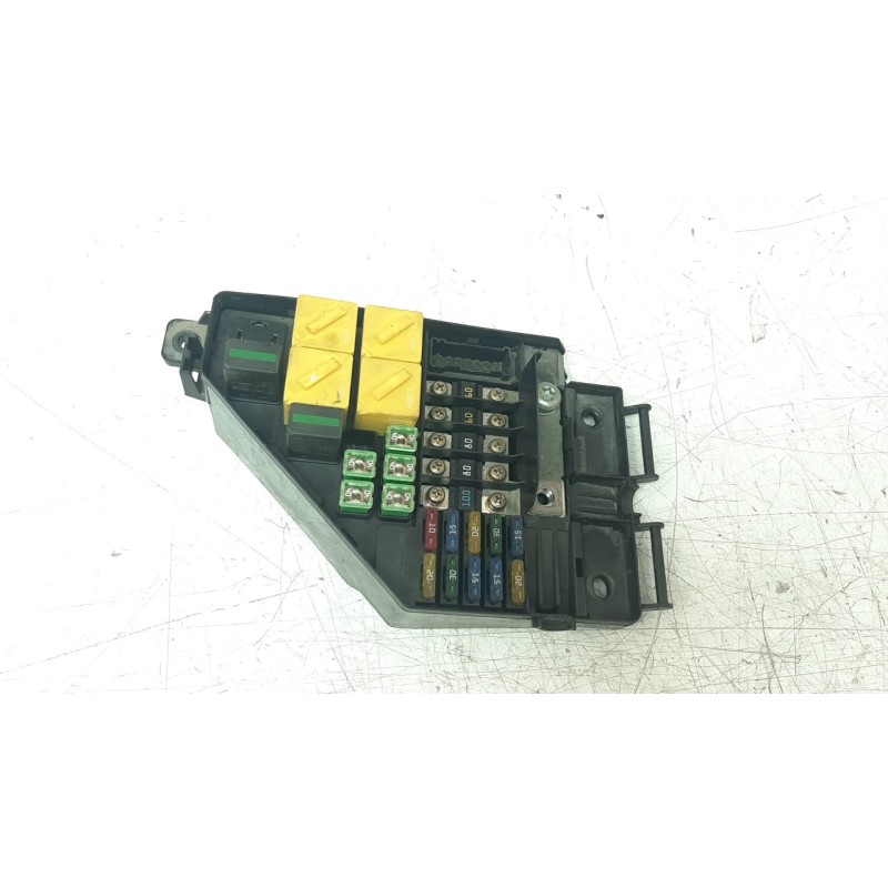 Recambio de caja reles / fusibles para land rover freelander (ln) 2.0 td4 cat referencia OEM IAM YQE000271R  