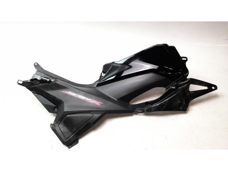 Recambio de carenado delantero derecho para honda nc 750 referencia OEM IAM 83600MKAD80ZA  