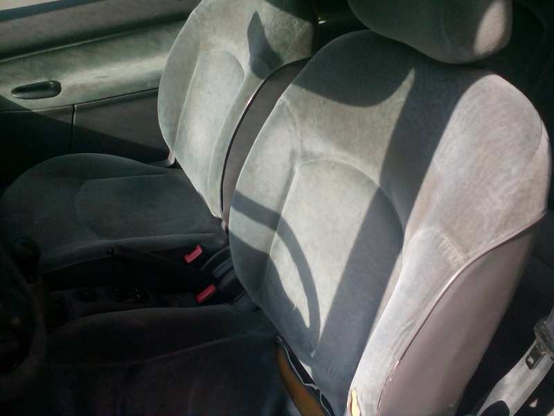 peugeot 206 berlina del año 1998