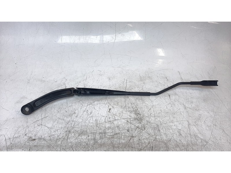 Recambio de brazo limpia delantero izquierdo para renault captur zen referencia OEM IAM 288812365R  