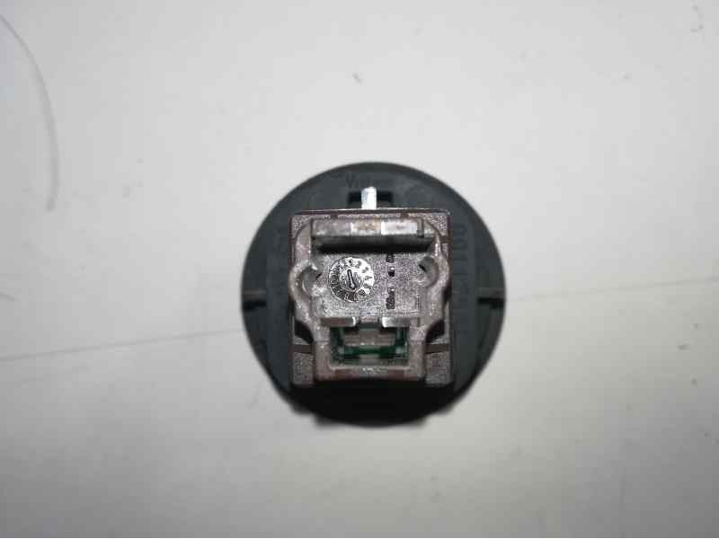 Recambio de interruptor para dacia dokker ambiance referencia OEM IAM 681995427R  