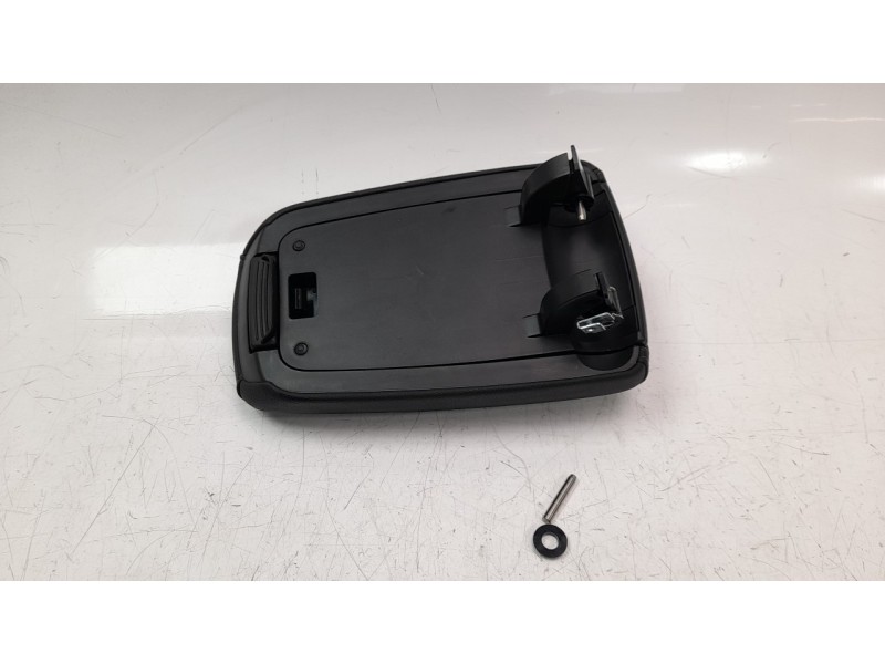 Recambio de apoyabrazos central para opel grandland x 1.2 referencia OEM IAM YP000570YX  