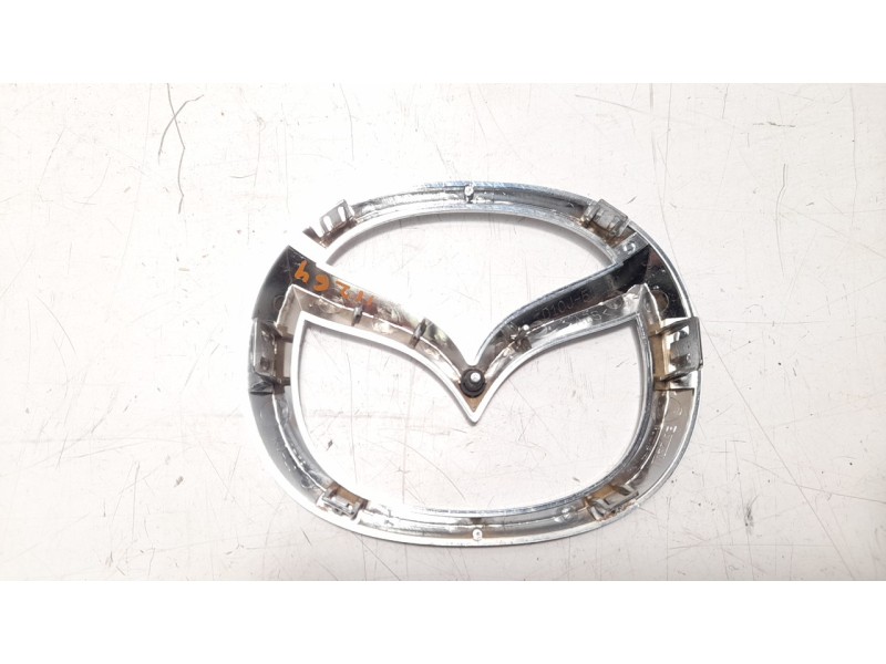 Recambio de moldura para mazda cx-3 2.0 cat referencia OEM IAM D10J51730  