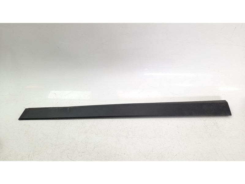 Recambio de moldura para kia stonic (ybcuv) 1.0 tgdi cat referencia OEM IAM 87724H8400  