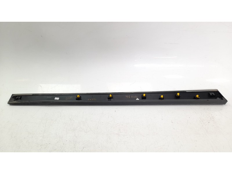 Recambio de moldura para kia stonic (ybcuv) 1.0 tgdi cat referencia OEM IAM 87724H8400  