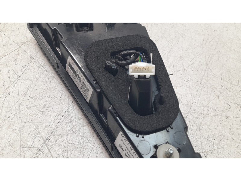 Recambio de piloto trasero derecho interior para kia sportage (nq5) concept referencia OEM IAM 92404R200  