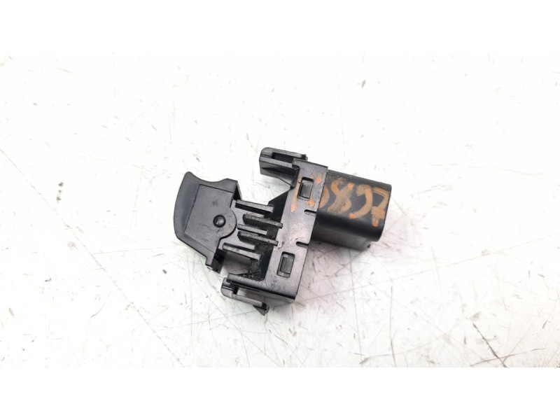 Recambio de mando elevalunas delantero derecho para mitsubishi l 200 (kl0/kj0) 2.2 di-d cat referencia OEM IAM 8608A320  