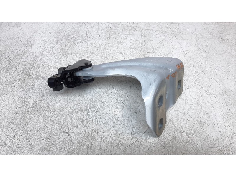 Recambio de soporte / guia puerta corredera para renault express advance referencia OEM IAM 745967497R  