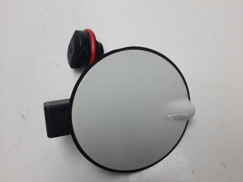 Recambio de tapa exterior combustible para opel corsa e expression referencia OEM IAM 13444788  