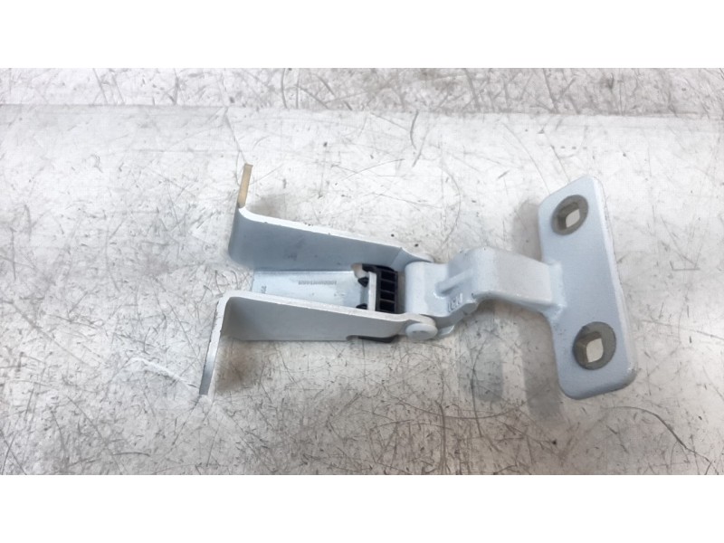 Recambio de bisagra derecha porton para renault express advance referencia OEM IAM 904000869R  