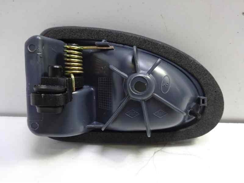 Recambio de maneta interior delantera derecha para renault clio i fase i+ii (b/c57) 1.4 s (i) referencia OEM IAM 7700813586 1250