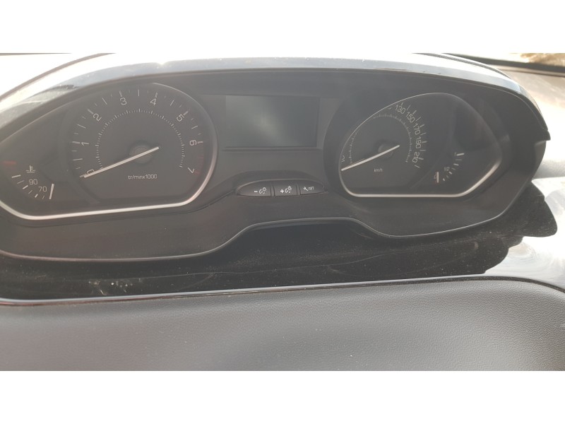 peugeot 208 del año 2012