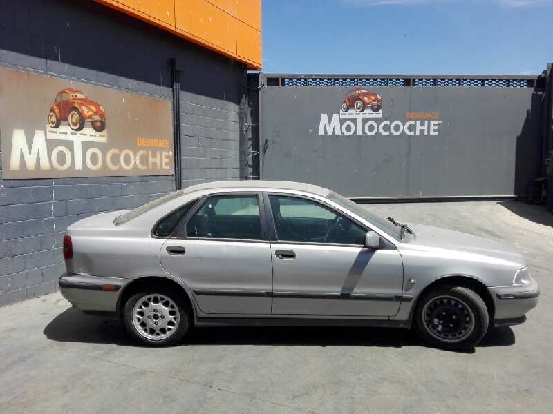 volvo s40 berlina del año 1998