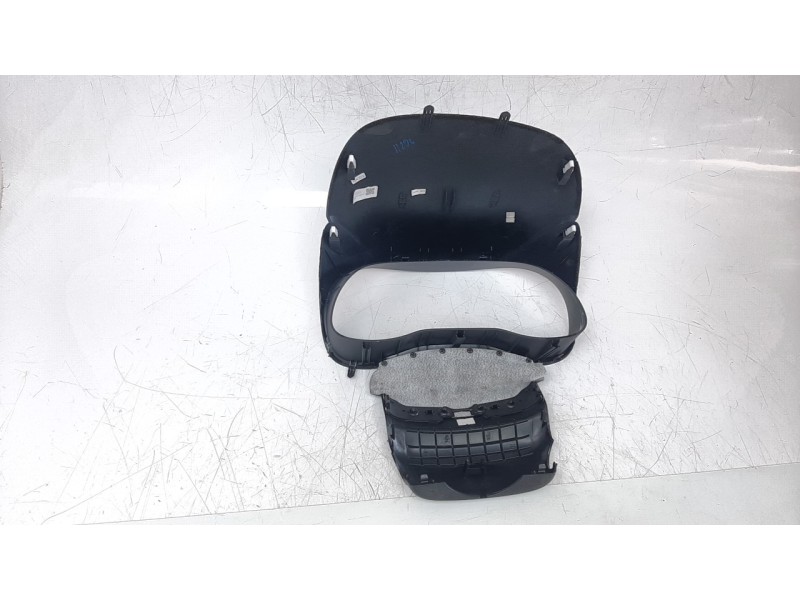 Recambio de moldura para hyundai kona 1.0 tgdi cat referencia OEM IAM 84830J9000  