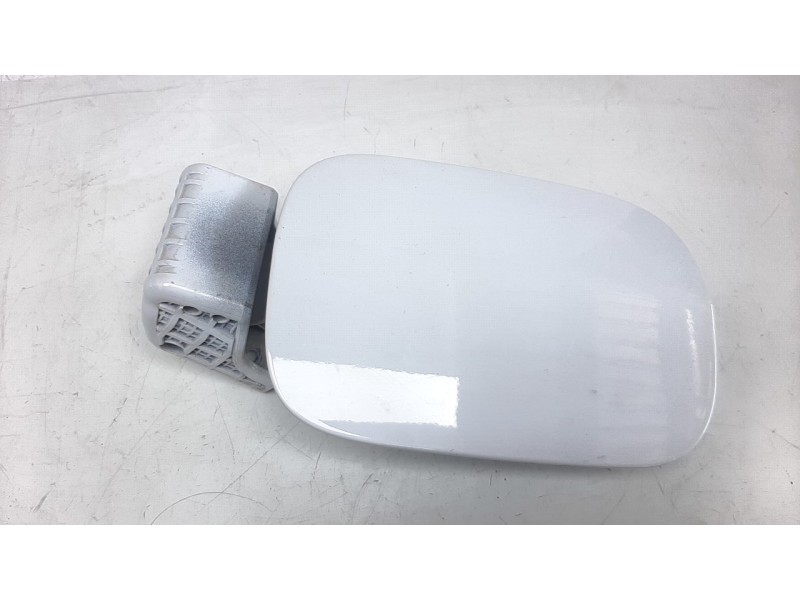 Recambio de tapa exterior combustible para hyundai kona 1.0 tgdi cat referencia OEM IAM 69510J9000  