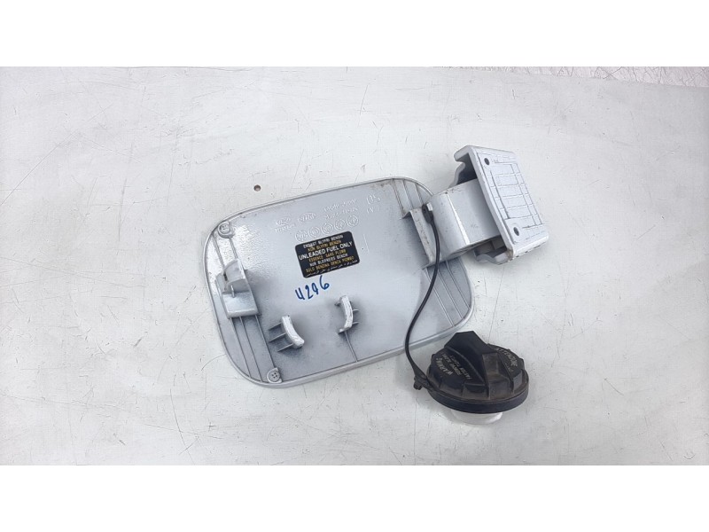 Recambio de tapa exterior combustible para hyundai kona 1.0 tgdi cat referencia OEM IAM 69510J9000  