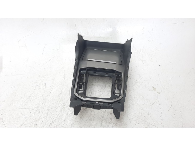 Recambio de moldura para volkswagen golf vii sportsvan 2.0 tdi referencia OEM IAM 517864263C  