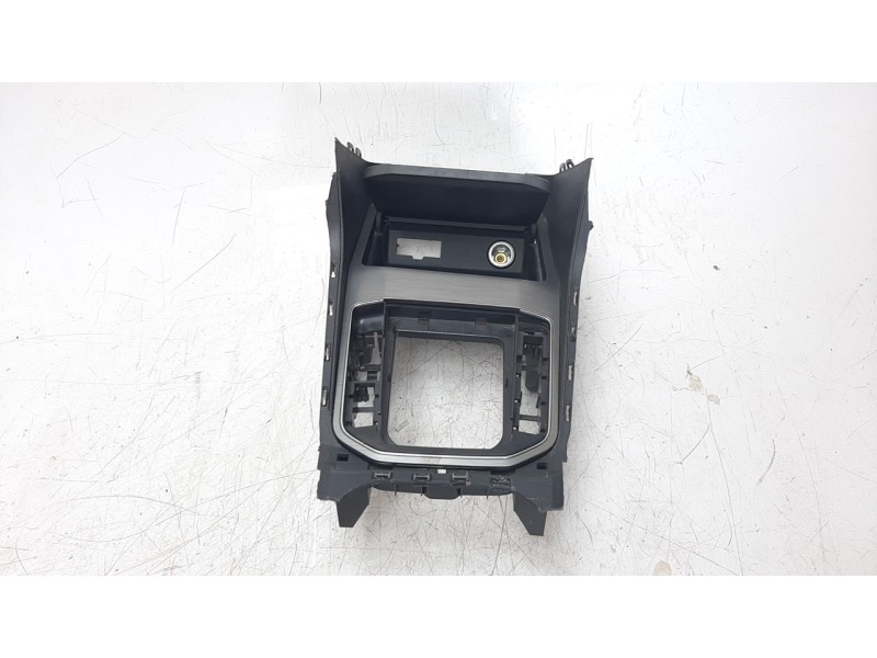 Recambio de moldura para volkswagen golf vii sportsvan 2.0 tdi referencia OEM IAM 517864263C  