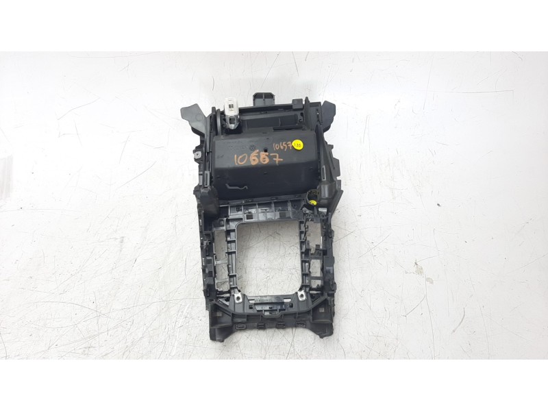 Recambio de moldura para volkswagen golf vii sportsvan 2.0 tdi referencia OEM IAM 517864263C  