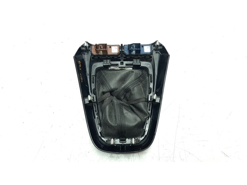 Recambio de guarnecidos palanca cambio para opel crossland x 1.5 cdti dpf referencia OEM IAM 13463511  