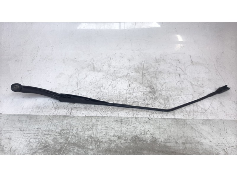 Recambio de brazo limpia delantero derecho para renault captur zen referencia OEM IAM 288866528R  