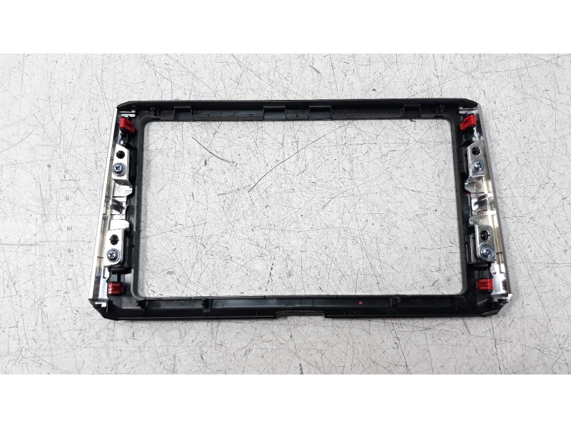 Recambio de moldura para toyota corolla (e21) referencia OEM IAM   