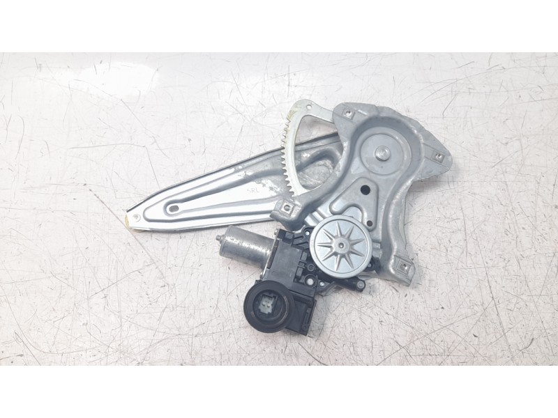 Recambio de elevalunas trasero izquierdo para toyota c-hr hybrid gr sport referencia OEM IAM 69840F4010  