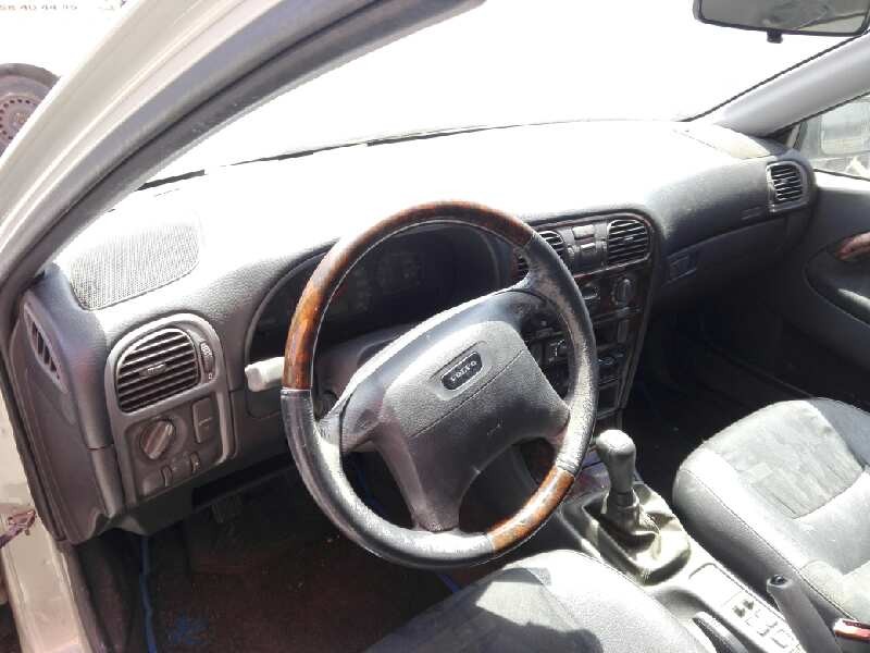 volvo s40 berlina del año 1998