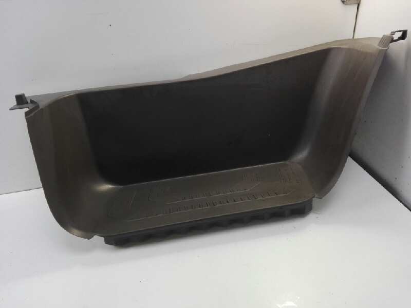 Recambio de estribos laterales para volkswagen crafter kasten (sy) furgón 35 bl ta fwd referencia OEM IAM 7C0863736D  