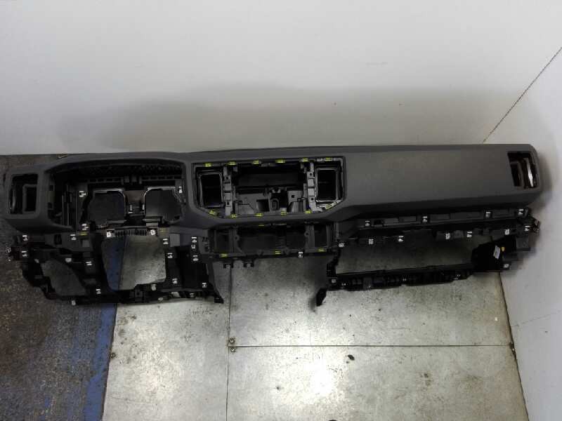 Recambio de salpicadero para volkswagen crafter kasten (sy) furgón 35 bl ta fwd referencia OEM IAM 7C0857051B 7C1857003BD 