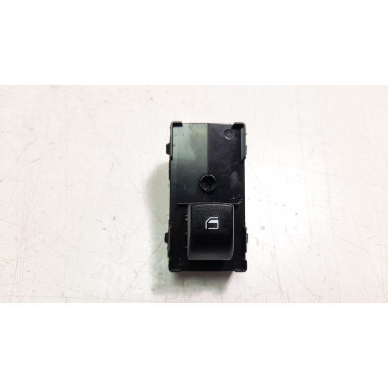 Recambio de mando elevalunas delantero derecho para kia sportage (nq5) concept referencia OEM IAM 93581R2000  