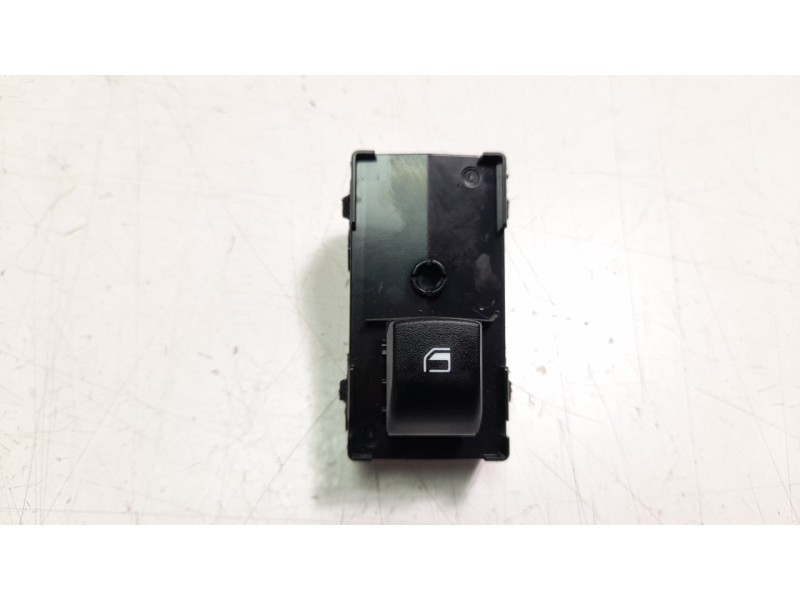 Recambio de mando elevalunas delantero derecho para kia sportage (nq5) concept referencia OEM IAM 93581R2000  