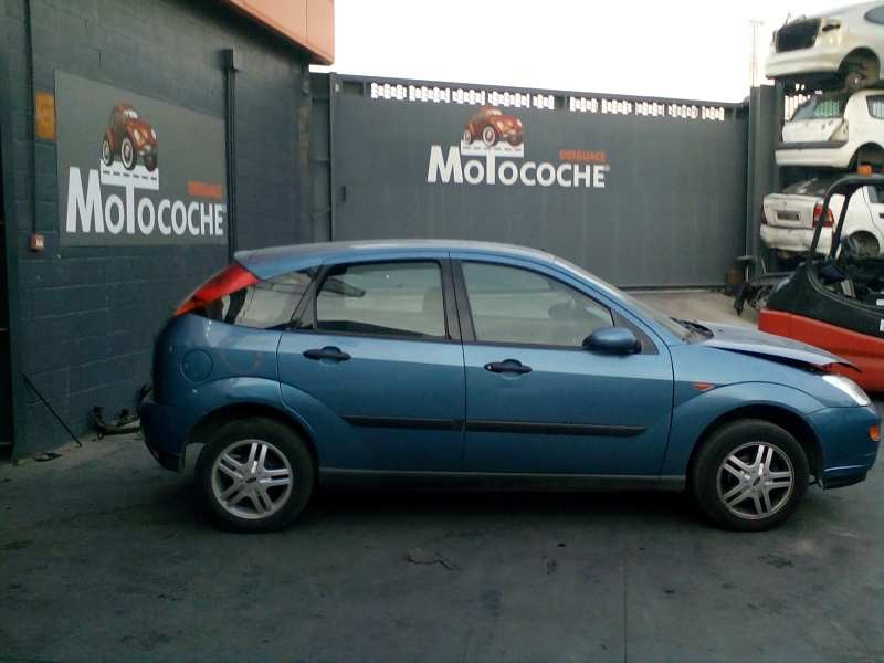 ford focus berlina (cak) del año 2000