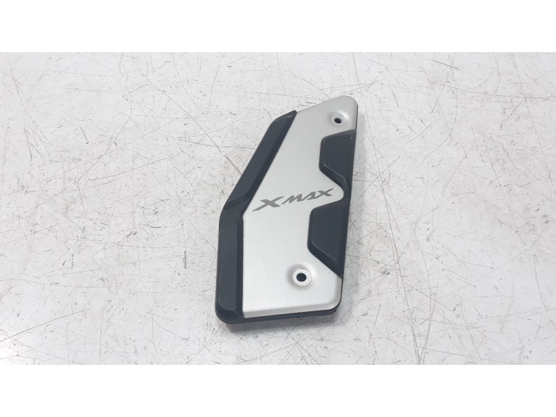 Recambio de moldura para yamaha x-max 125 referencia OEM IAM B74F748410R  
