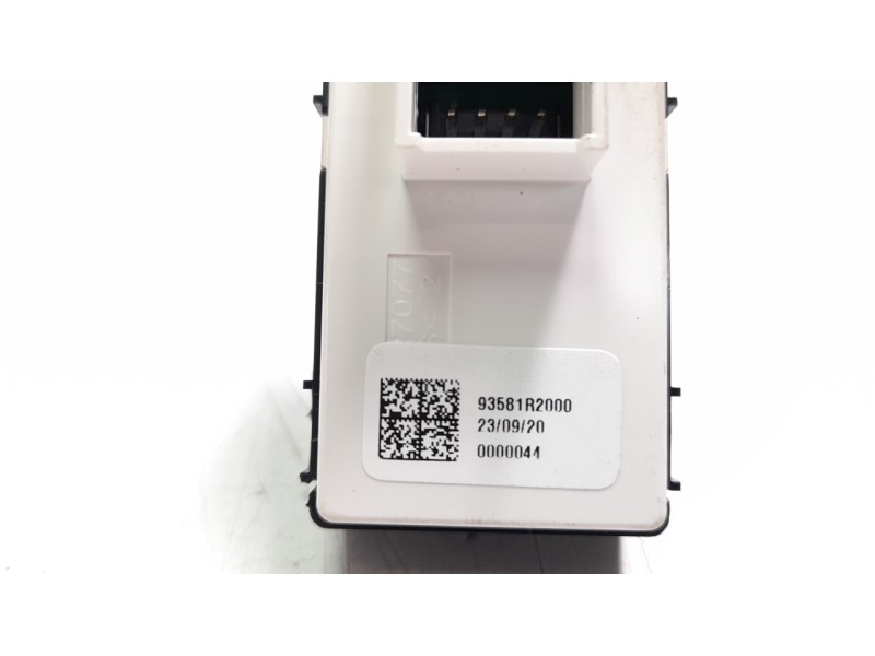 Recambio de mando elevalunas trasero derecho para kia sportage (nq5) concept referencia OEM IAM 93581R2000  